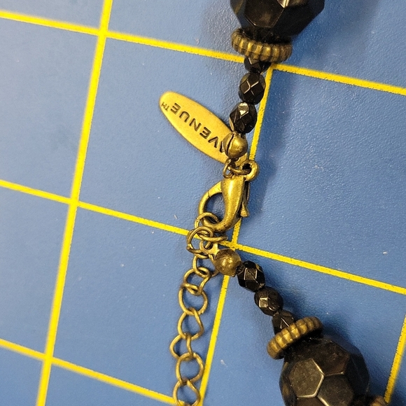 Avenue Black Beaed 16" + 3" Extension Necklace - Picture 2 of 4